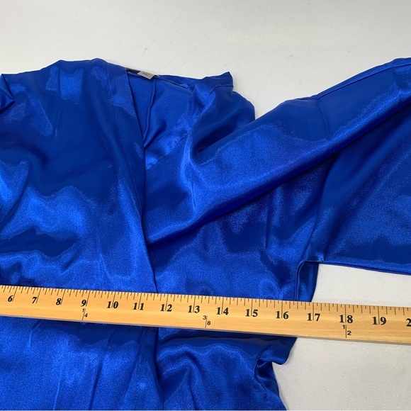 Morgan Taylor Long  Robe XS Blue‎ Satin  Pockets Belt Belted - Picture 8 of 8